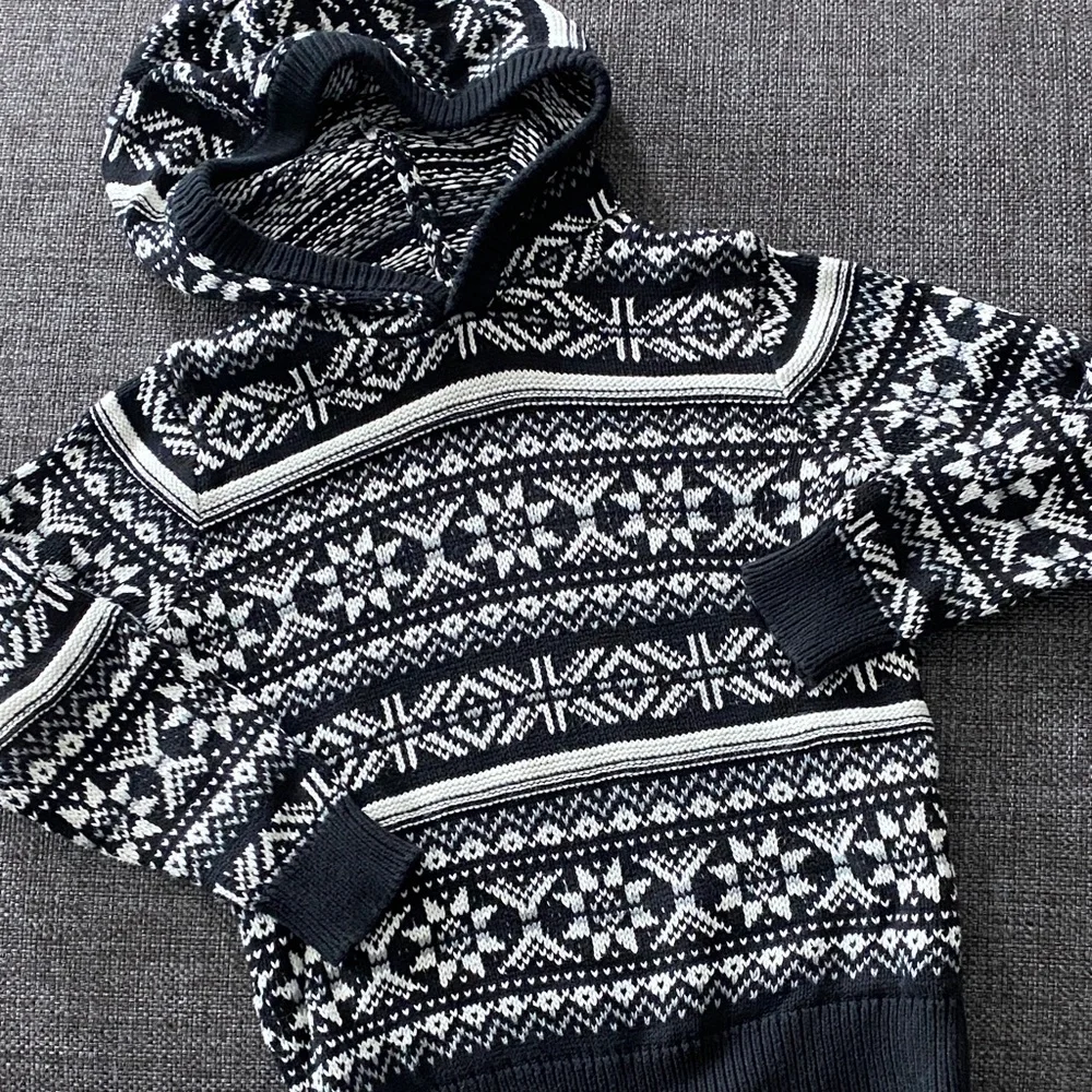 Old Navy Boys Nordic Pullover Hooded Knit Sweater Size S (6) Black & White